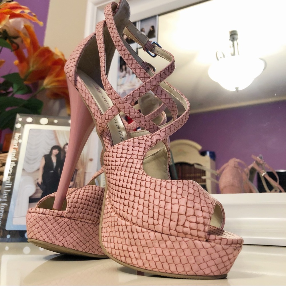 Just Fabulous Pink Snakeskin Heels - Picture 4 of 8